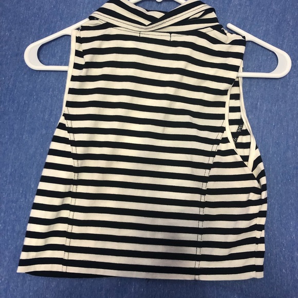 Current Mood Crop Tank Top - Picture 2 of 4